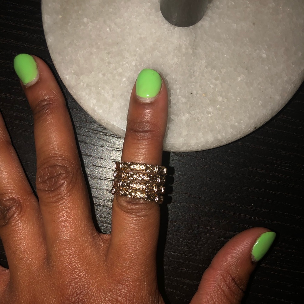 🌹Forever 21 stackable rings - Picture 8 of 8